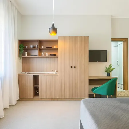 On Square Apartment *